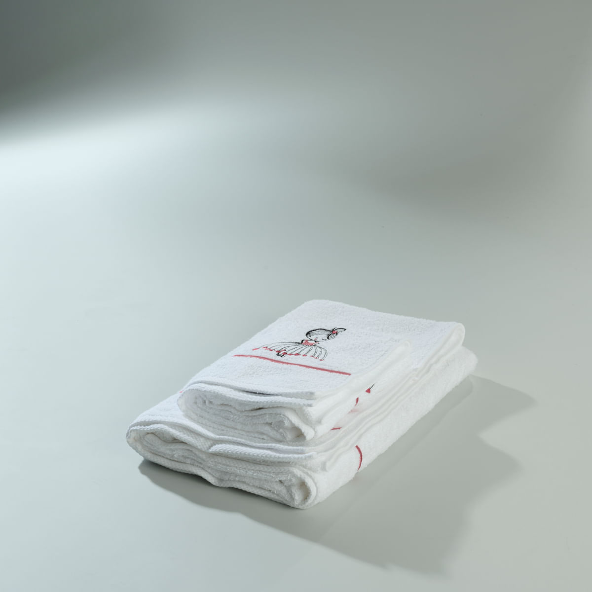 07 02 0133 Kit Banho e Rosto Fanny Branco Preto 001.jpg